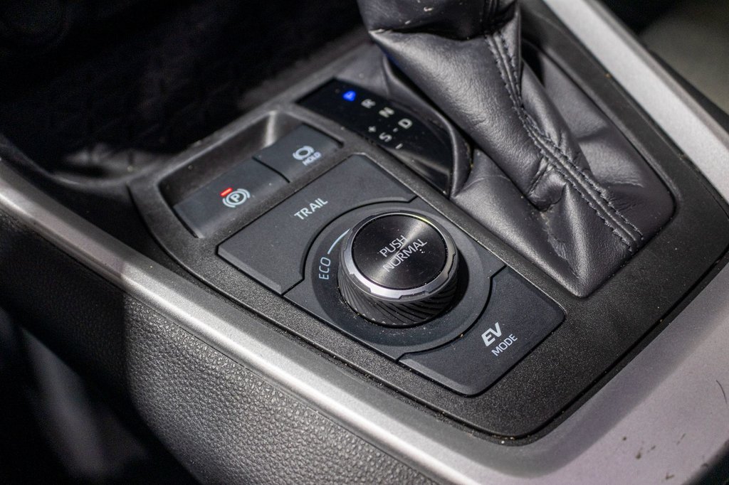 2023 Toyota RAV4 Hybride SE **JAMAIS ACCIDENTÉ+TOIT+CARPLAY+CAMÉRA+MAG** in Charlemagne, Quebec - 15 - w1024h768px