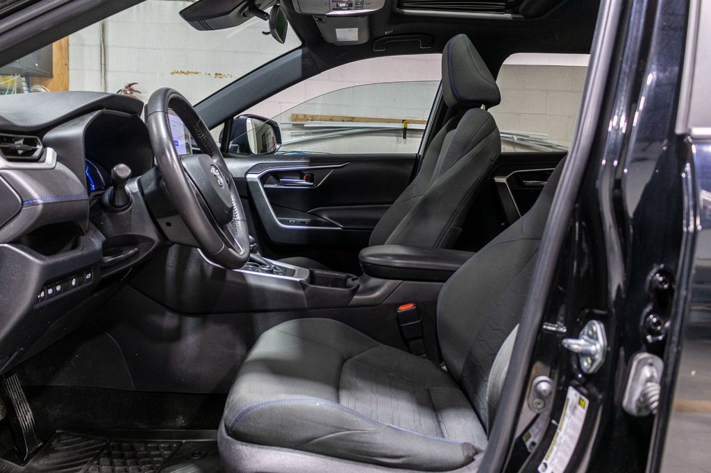 2023 Toyota RAV4 Hybride SE **JAMAIS ACCIDENTÉ+TOIT+CARPLAY+CAMÉRA+MAG** in Charlemagne, Quebec - 22 - w1024h768px