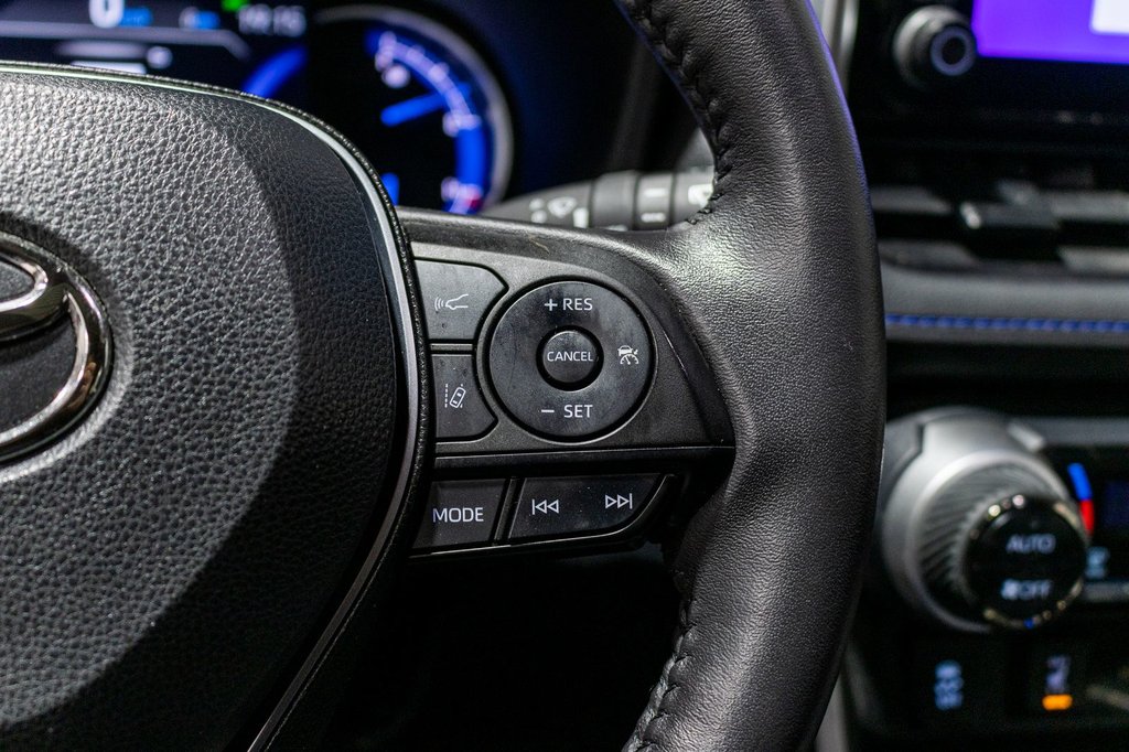 2023 Toyota RAV4 Hybride SE **JAMAIS ACCIDENTÉ+TOIT+CARPLAY+CAMÉRA+MAG** in Charlemagne, Quebec - 11 - w1024h768px