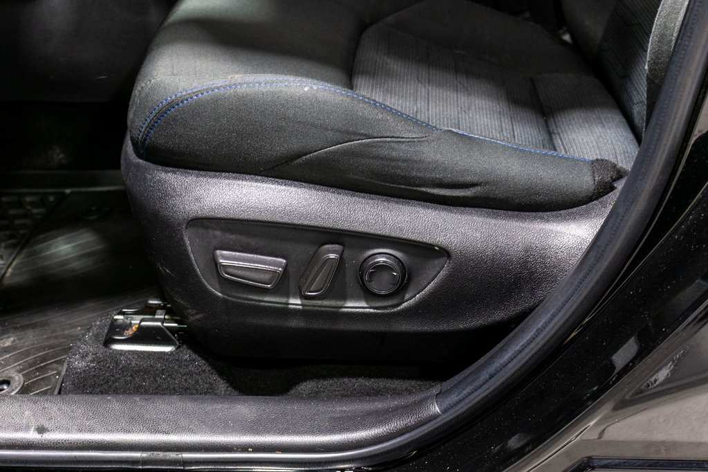 2023 Toyota RAV4 Hybride SE **JAMAIS ACCIDENTÉ+TOIT+CARPLAY+CAMÉRA+MAG** in Charlemagne, Quebec - 23 - w1024h768px