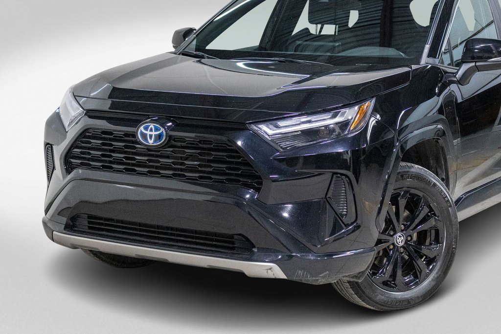 2023 Toyota RAV4 Hybride SE **JAMAIS ACCIDENTÉ+TOIT+CARPLAY+CAMÉRA+MAG** in Charlemagne, Quebec - 32 - w1024h768px