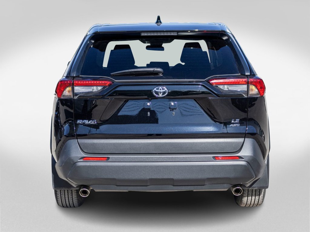 2023 Toyota RAV4 LE AWD**JAMAIS ACCIDENTÉ + SIÈGES AVANT CHAUFFANTS in Charlemagne, Quebec - 4 - w1024h768px