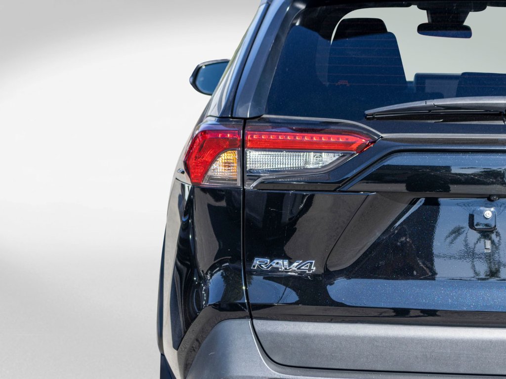 2023 Toyota RAV4 LE AWD**JAMAIS ACCIDENTÉ + SIÈGES AVANT CHAUFFANTS in Charlemagne, Quebec - 30 - w1024h768px