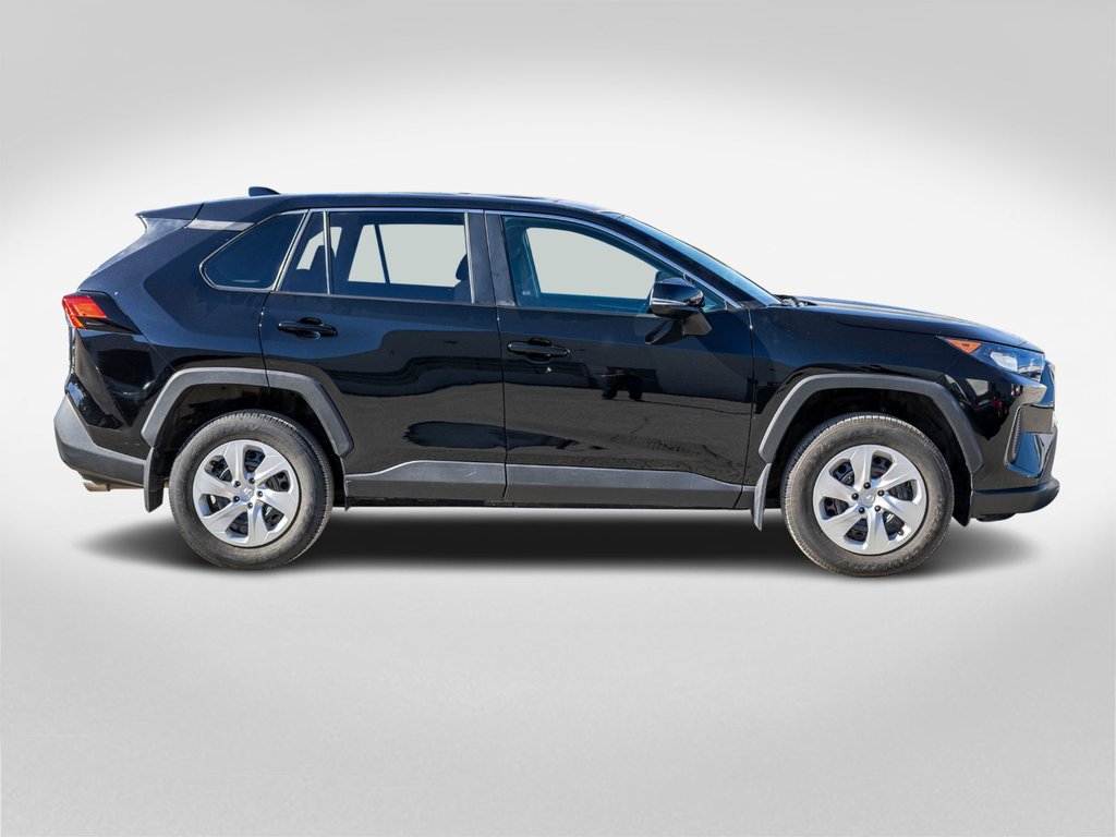 2023 Toyota RAV4 LE AWD**JAMAIS ACCIDENTÉ + SIÈGES AVANT CHAUFFANTS in Charlemagne, Quebec - 6 - w1024h768px