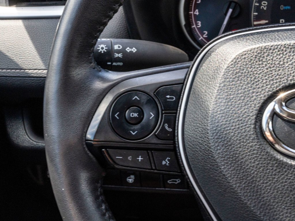 2023 Toyota RAV4 XLE AWD **TOIT+MAG+CAMÉRA+CARPLAY+ANDROID AUTO** in Saint-Jérôme, Quebec - 9 - w1024h768px