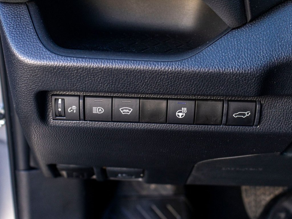2023 Toyota RAV4 XLE AWD **JAMAIS ACCIDENTÉ+TOIT+MAG+CARPLAY** in Saint-Jérôme, Quebec - 22 - w1024h768px
