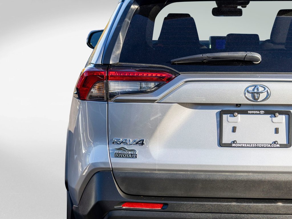 2023 Toyota RAV4 XLE AWD **JAMAIS ACCIDENTÉ+TOIT+MAG+CARPLAY** in Saint-Jérôme, Quebec - 32 - w1024h768px