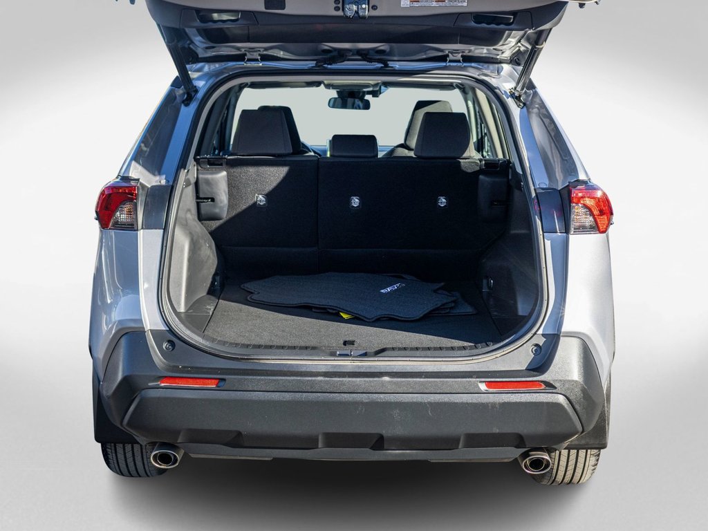 2023 Toyota RAV4 XLE AWD **JAMAIS ACCIDENTÉ+TOIT+MAG+CARPLAY** in Saint-Jérôme, Quebec - 31 - w1024h768px