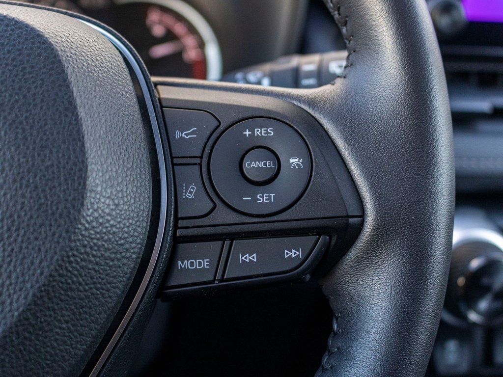 2023 Toyota RAV4 XLE AWD **JAMAIS ACCIDENTÉ+TOIT+MAG+CARPLAY** in Saint-Jérôme, Quebec - 12 - w1024h768px