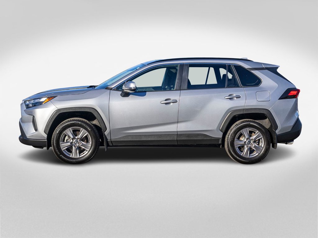 2023 Toyota RAV4 XLE AWD **JAMAIS ACCIDENTÉ+TOIT+MAG+CARPLAY** in Saint-Jérôme, Quebec - 3 - w1024h768px