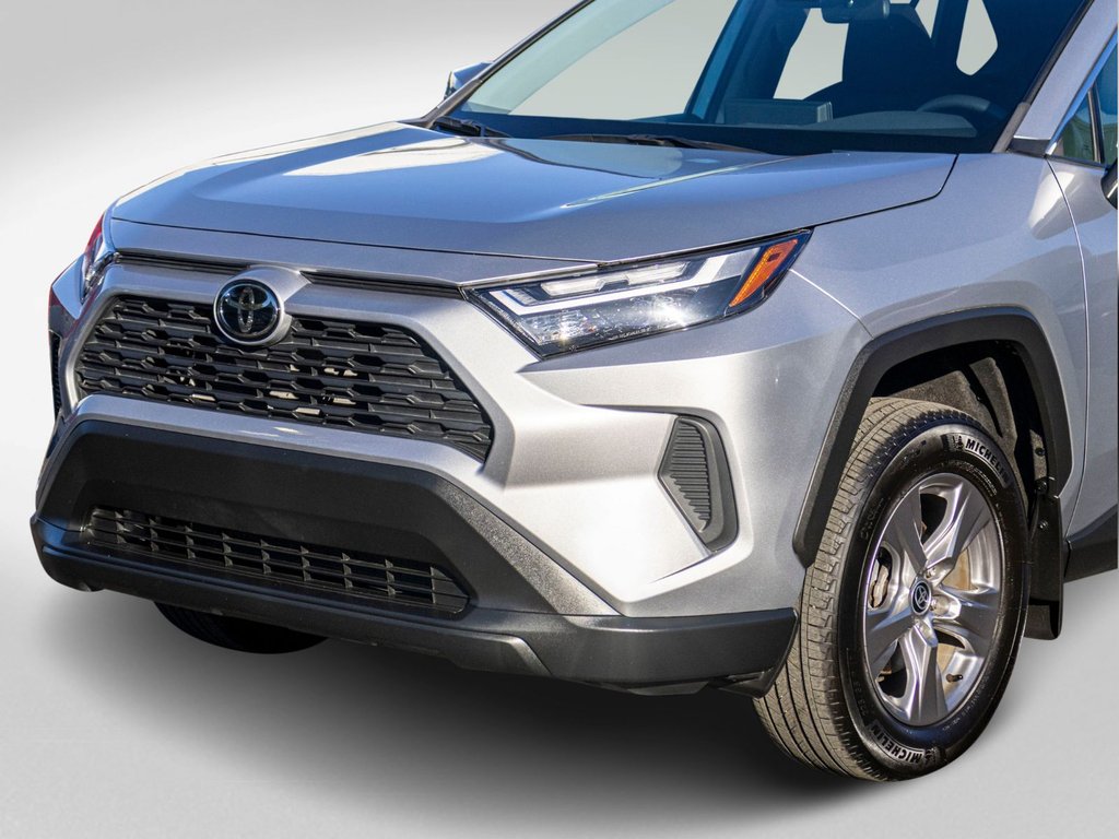 2023 Toyota RAV4 XLE AWD **JAMAIS ACCIDENTÉ+TOIT+MAG+CARPLAY** in Saint-Jérôme, Quebec - 34 - w1024h768px