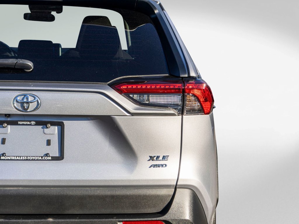 2023 Toyota RAV4 XLE AWD **JAMAIS ACCIDENTÉ+TOIT+MAG+CARPLAY** in Saint-Jérôme, Quebec - 33 - w1024h768px