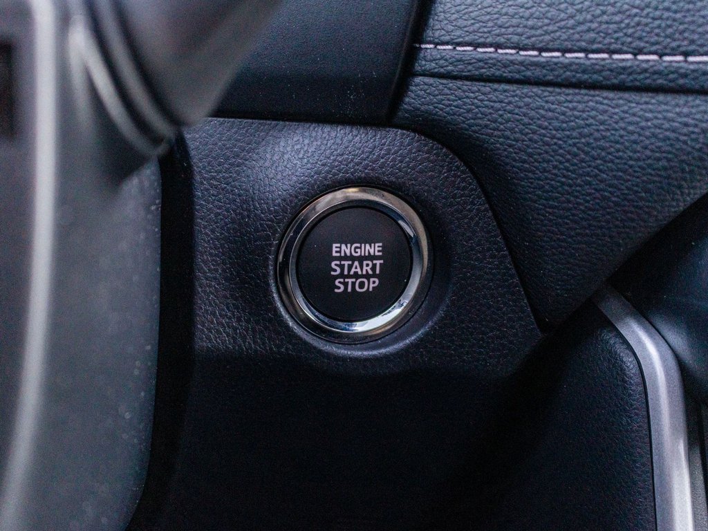 2023 Toyota RAV4 XLE AWD **JAMAIS ACCIDENTÉ+TOIT+MAG+CARPLAY** in Saint-Jérôme, Quebec - 21 - w1024h768px