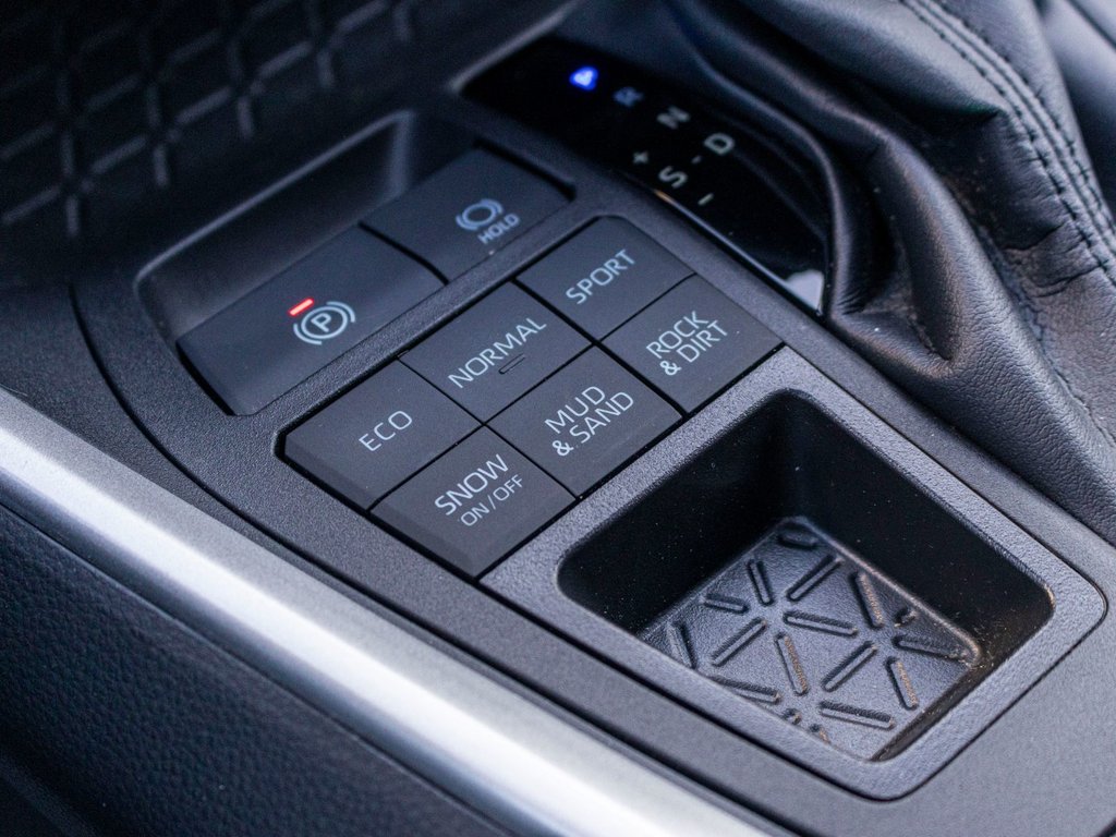 2023 Toyota RAV4 XLE AWD **JAMAIS ACCIDENTÉ+TOIT+MAG+CARPLAY** in Saint-Jérôme, Quebec - 16 - w1024h768px