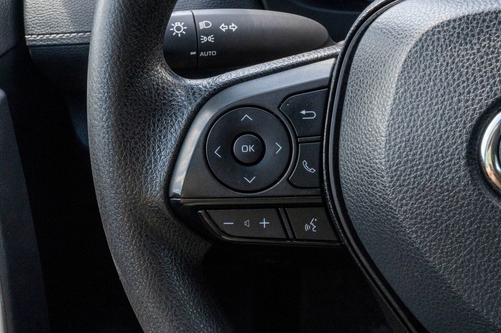 2024 Toyota RAV4 LE AWD **JAMAIS ACCIDENTÉ+CARPLAY+CAMÉRA** in Charlemagne, Quebec - 10 - w1024h768px