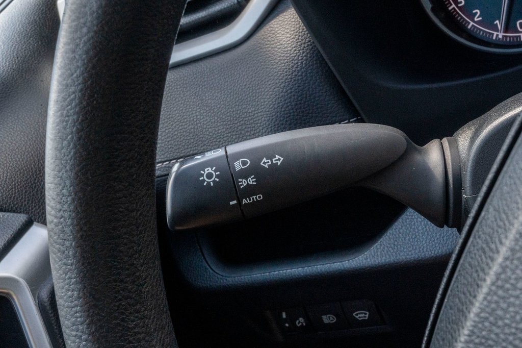 2024 Toyota RAV4 LE AWD **JAMAIS ACCIDENTÉ+CARPLAY+CAMÉRA** in Charlemagne, Quebec - 17 - w1024h768px
