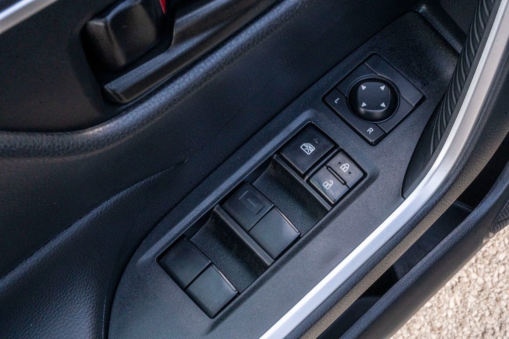 2024 Toyota RAV4 LE AWD **JAMAIS ACCIDENTÉ+CARPLAY+CAMÉRA** in Charlemagne, Quebec - 23 - w1024h768px