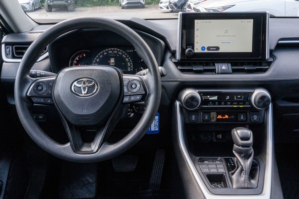 2024 Toyota RAV4 LE AWD **JAMAIS ACCIDENTÉ+CARPLAY+CAMÉRA** in Charlemagne, Quebec - 7 - w1024h768px