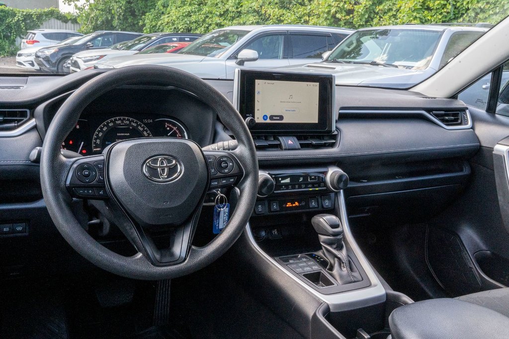 2024 Toyota RAV4 LE AWD **JAMAIS ACCIDENTÉ+CARPLAY+CAMÉRA** in Charlemagne, Quebec - 6 - w1024h768px