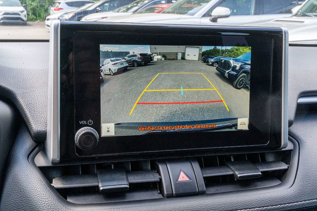 2024 Toyota RAV4 LE AWD **JAMAIS ACCIDENTÉ+CARPLAY+CAMÉRA** in Charlemagne, Quebec - 15 - w1024h768px