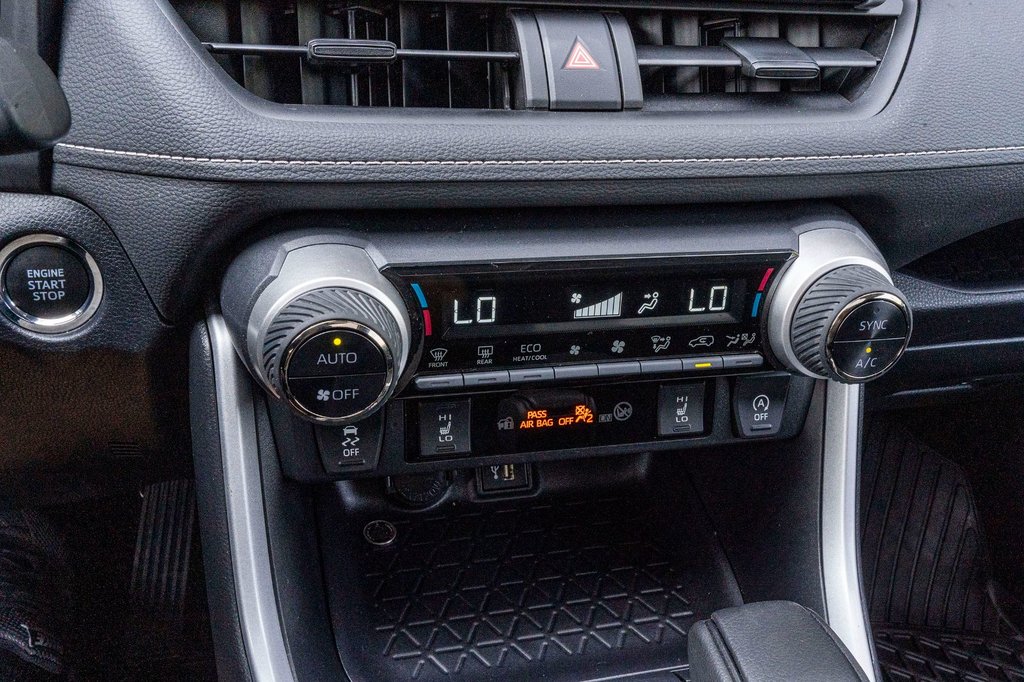 2024 Toyota RAV4 XLE AWD **JAMAIS ACCIDENTÉ+CARPLAY+CAMÉRA+MAG** in Charlemagne, Quebec - 15 - w1024h768px