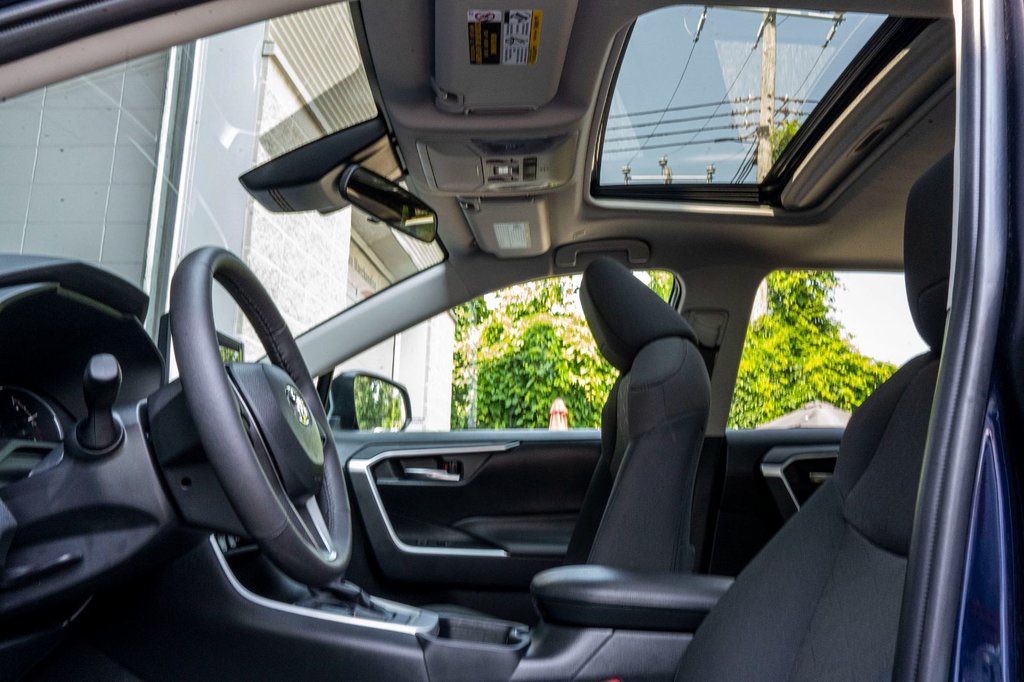 2024 Toyota RAV4 XLE AWD **JAMAIS ACCIDENTÉ+CARPLAY+CAMÉRA+MAG** in Charlemagne, Quebec - 20 - w1024h768px