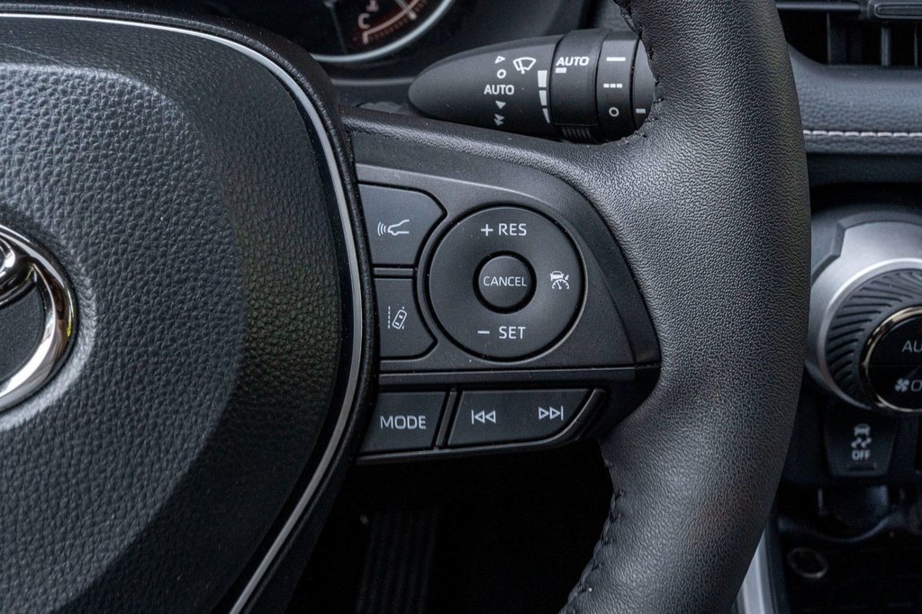 2024 Toyota RAV4 XLE AWD **JAMAIS ACCIDENTÉ+CARPLAY+CAMÉRA+MAG** in Charlemagne, Quebec - 11 - w1024h768px