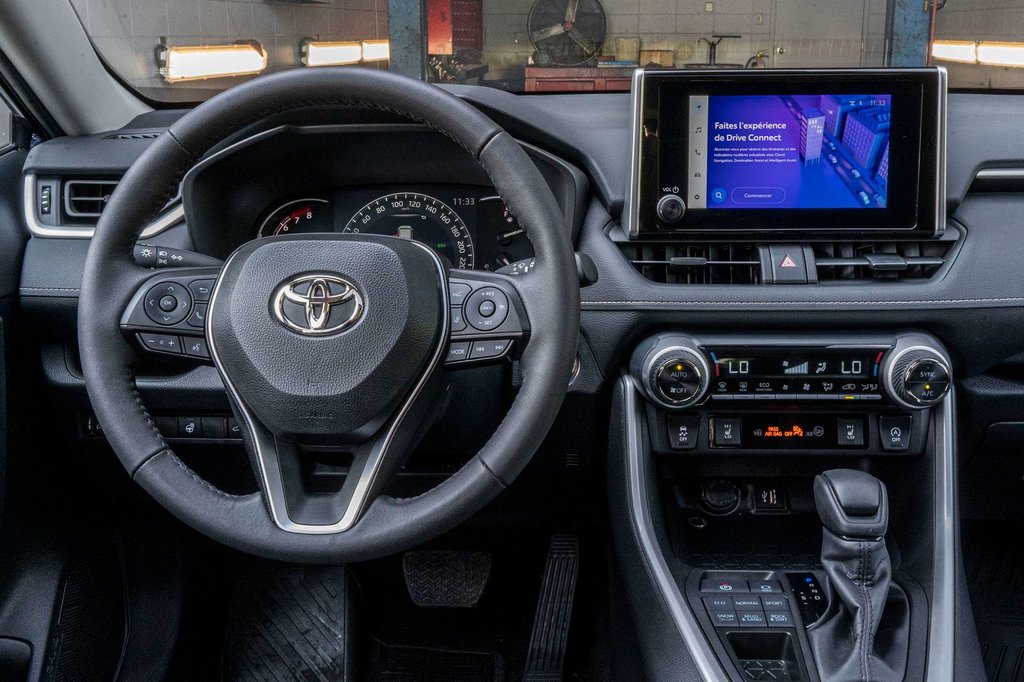 2024 Toyota RAV4 XLE AWD **JAMAIS ACCIDENTÉ+CARPLAY+CAMÉRA+MAG** in Charlemagne, Quebec - 7 - w1024h768px