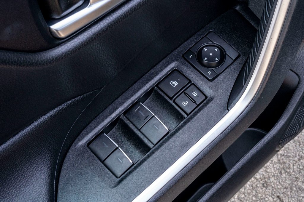 2024 Toyota RAV4 XLE AWD **JAMAIS ACCIDENTÉ+CARPLAY+CAMÉRA+MAG** in Charlemagne, Quebec - 23 - w1024h768px