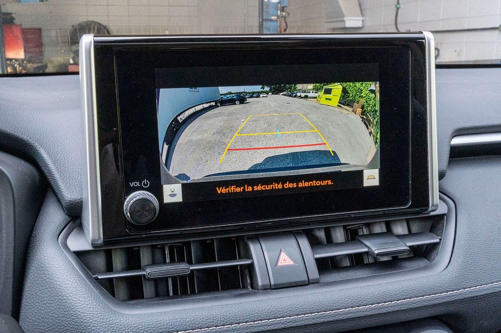 2024 Toyota RAV4 XLE AWD **JAMAIS ACCIDENTÉ+CARPLAY+CAMÉRA+MAG** in Charlemagne, Quebec - 14 - w1024h768px
