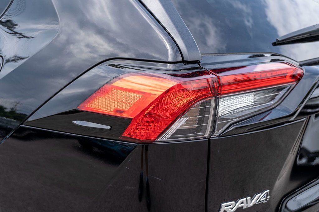 2024 Toyota RAV4 LE AWD **CARPLAY+ANDROID AUTO+CAMÉRA** in Charlemagne, Quebec - 28 - w1024h768px
