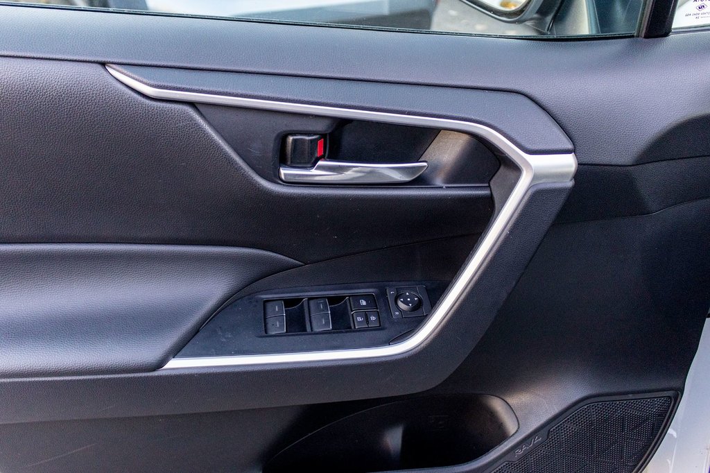 2024 Toyota RAV4 Hybrid XLE in Charlemagne, Quebec - 29 - w1024h768px