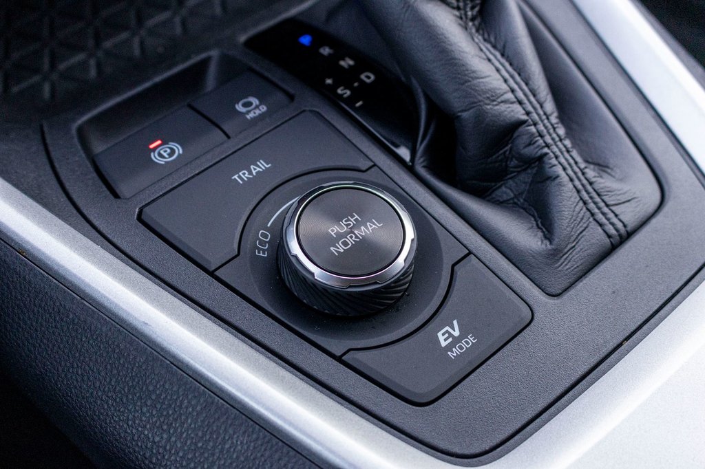 2024 Toyota RAV4 Hybrid XLE in Charlemagne, Quebec - 17 - w1024h768px