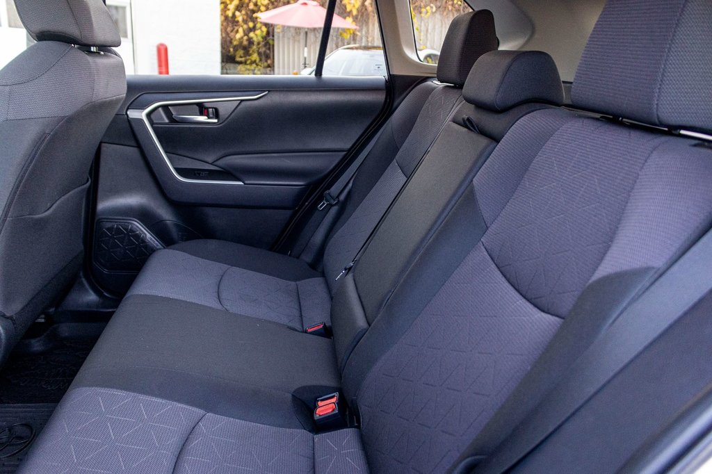 2024 Toyota RAV4 Hybrid XLE in Charlemagne, Quebec - 31 - w1024h768px