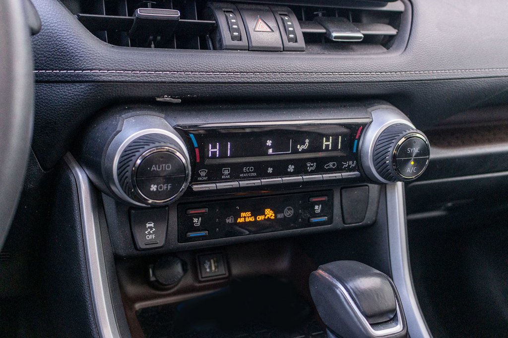 Toyota RAV4 Hybrid Limited 2024 à Charlemagne, Québec - 13 - w1024h768px