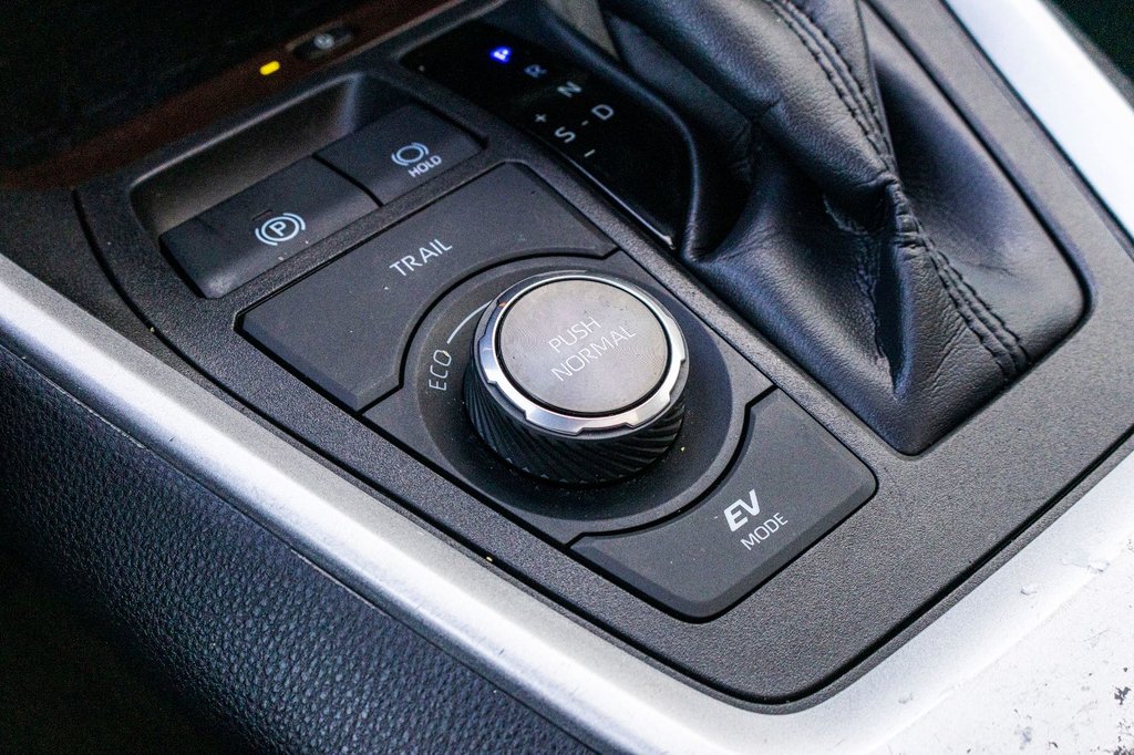 Toyota RAV4 Hybrid Limited 2024 à Charlemagne, Québec - 15 - w1024h768px