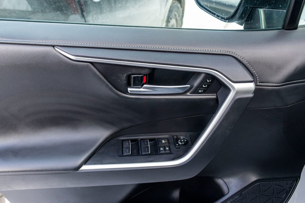 Toyota RAV4 Hybrid Limited 2024 à Charlemagne, Québec - 29 - w1024h768px