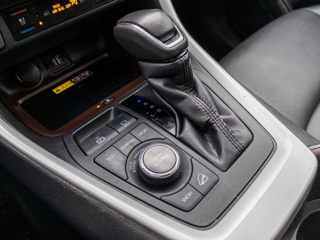 2024 Toyota RAV4 Limited in Charlemagne, Quebec - 14 - w1024h768px