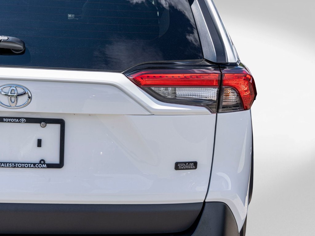 2024 Toyota RAV4 TRAIL **AUCUN CARFAX**TOIT+CUIR+19PO+CARPLAY** in Saint-Jérôme, Quebec - 25 - w1024h768px
