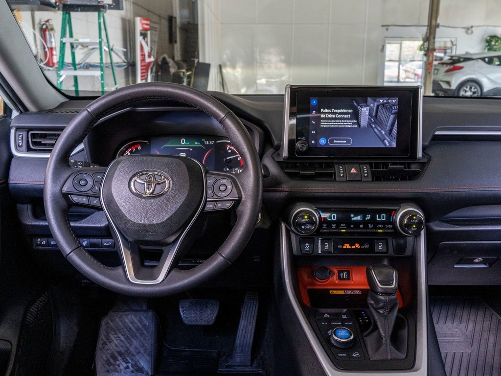 2024 Toyota RAV4 TRAIL **AUCUN CARFAX**TOIT+CUIR+19PO+CARPLAY** in Saint-Jérôme, Quebec - 7 - w1024h768px