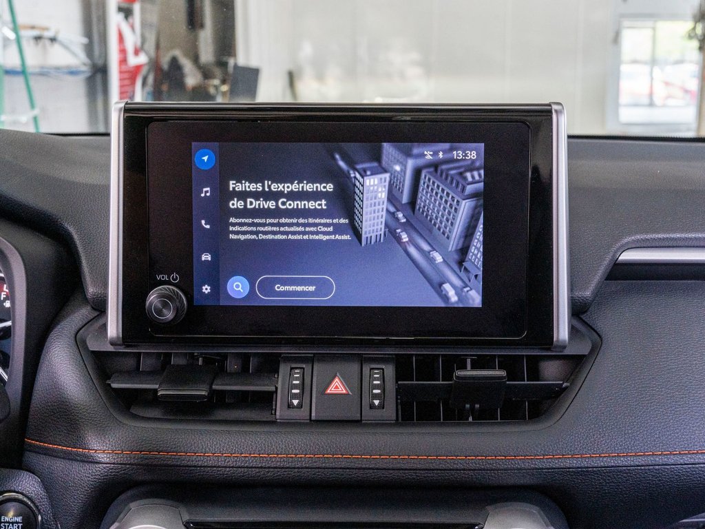 2024 Toyota RAV4 TRAIL **AUCUN CARFAX**TOIT+CUIR+19PO+CARPLAY** in Saint-Jérôme, Quebec - 18 - w1024h768px