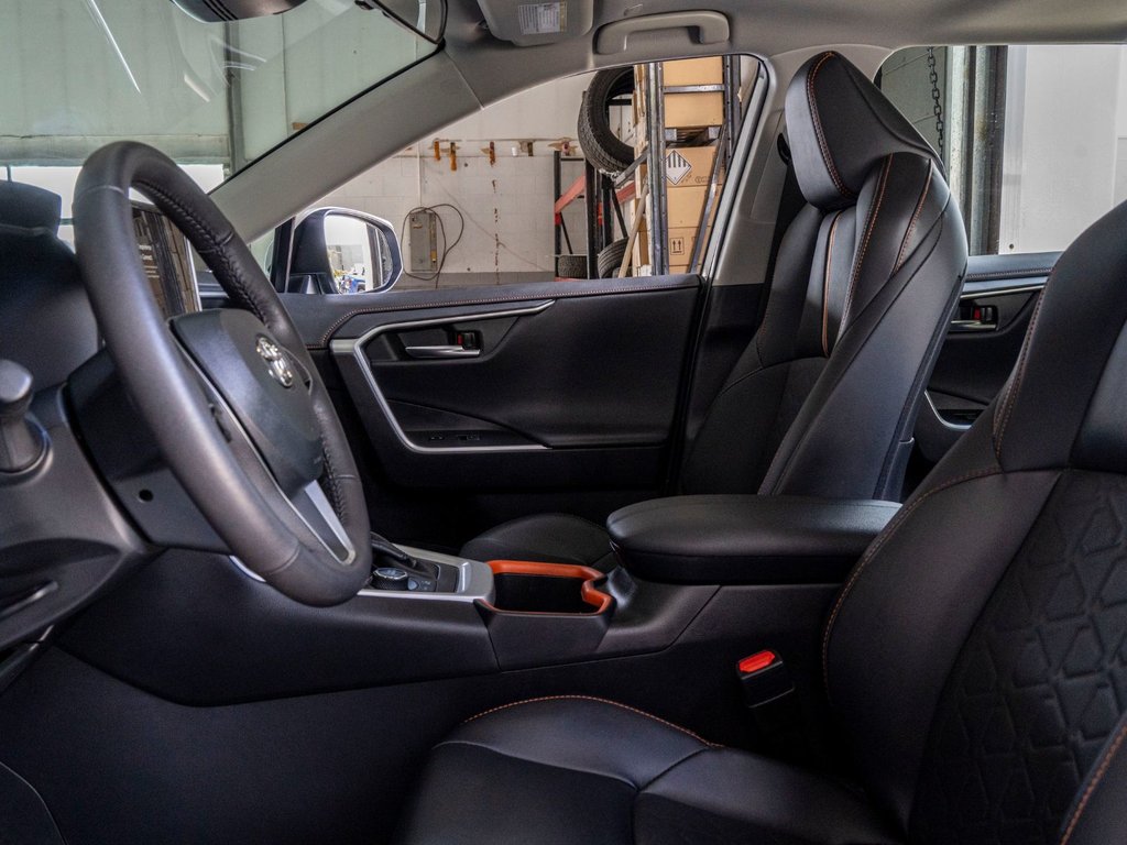 2024 Toyota RAV4 TRAIL **AUCUN CARFAX**TOIT+CUIR+19PO+CARPLAY** in Saint-Jérôme, Quebec - 19 - w1024h768px