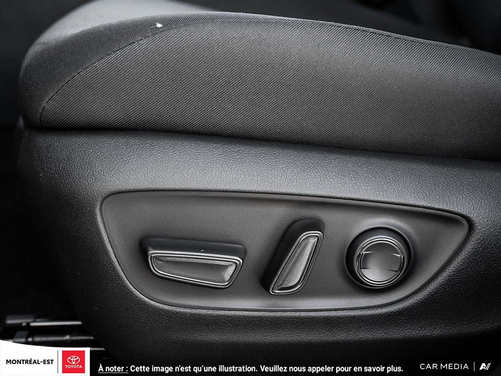 2025 Toyota RAV4 XLE in Charlemagne, Quebec - 23 - w1024h768px