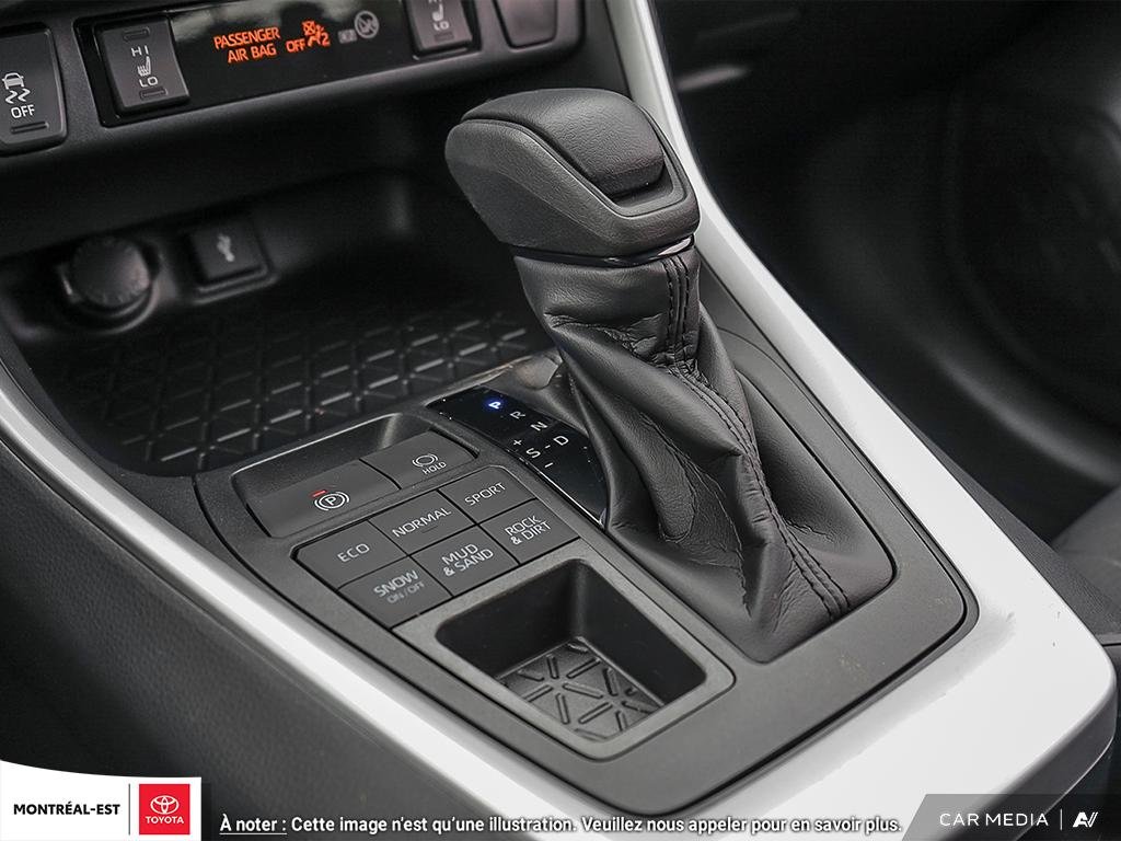 2025 Toyota RAV4 XLE in Charlemagne, Quebec - 13 - w1024h768px