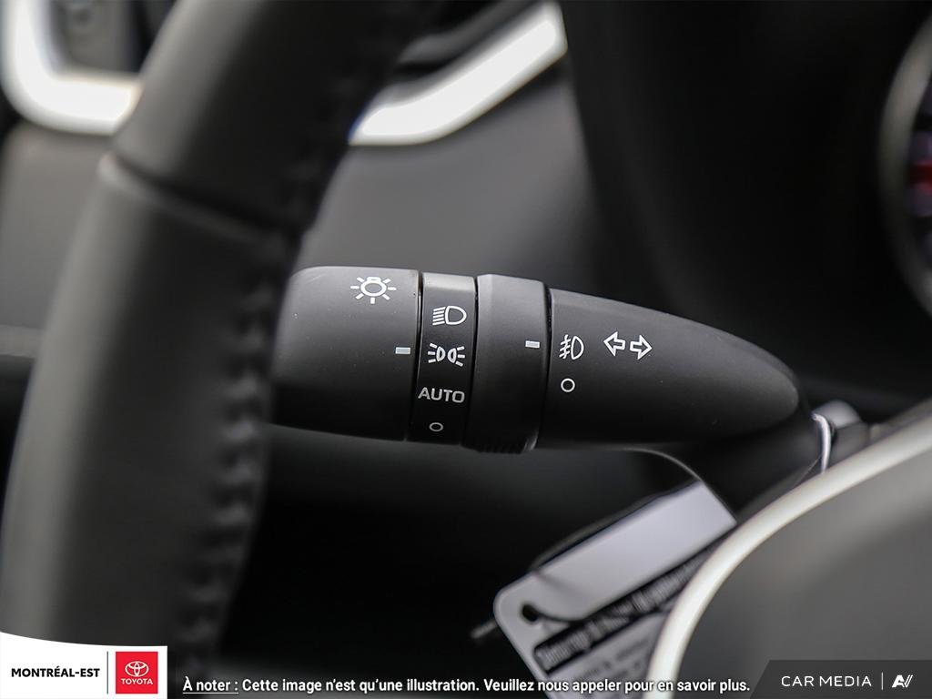 2025 Toyota RAV4 XLE in Charlemagne, Quebec - 21 - w1024h768px