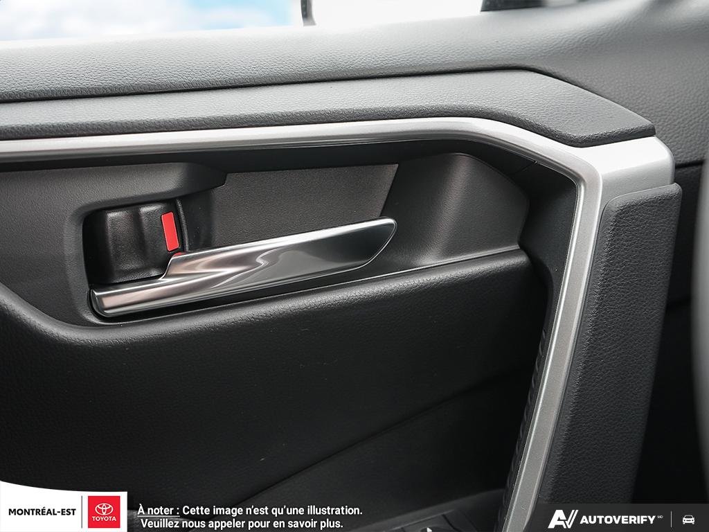 2025 Toyota RAV4 XLE in Charlemagne, Quebec - 12 - w1024h768px
