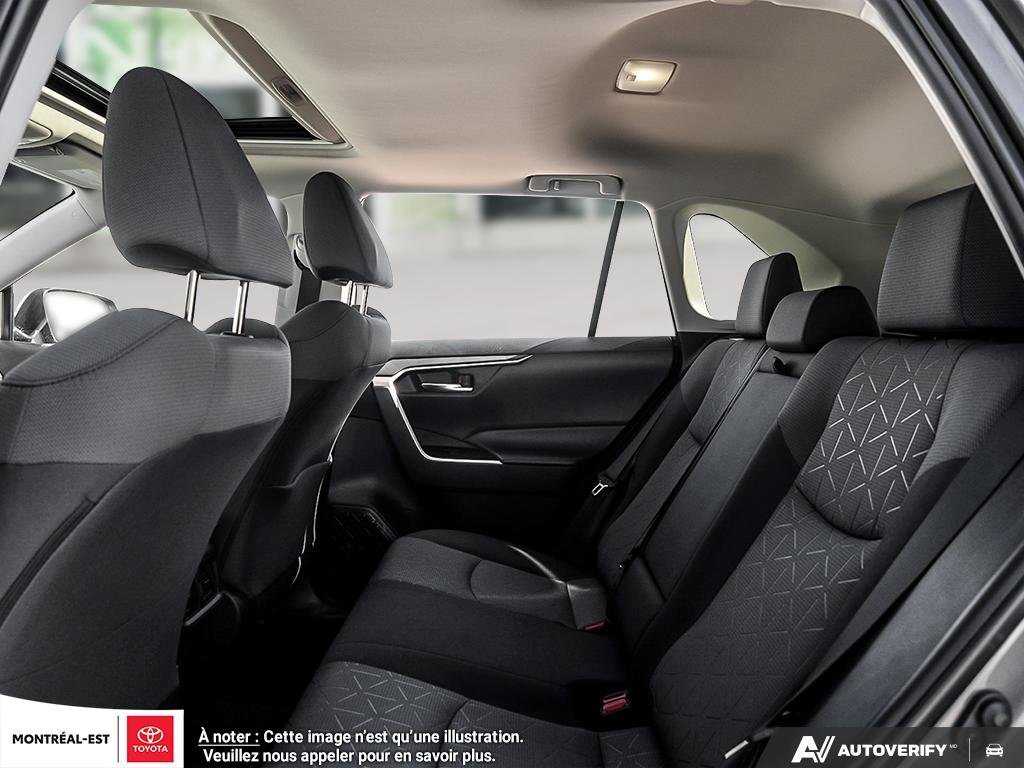 2025 Toyota RAV4 XLE in Charlemagne, Quebec - 18 - w1024h768px