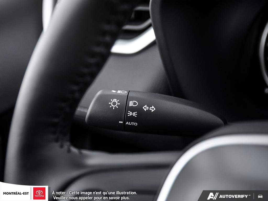 2025 Toyota RAV4 XLE in Charlemagne, Quebec - 21 - w1024h768px