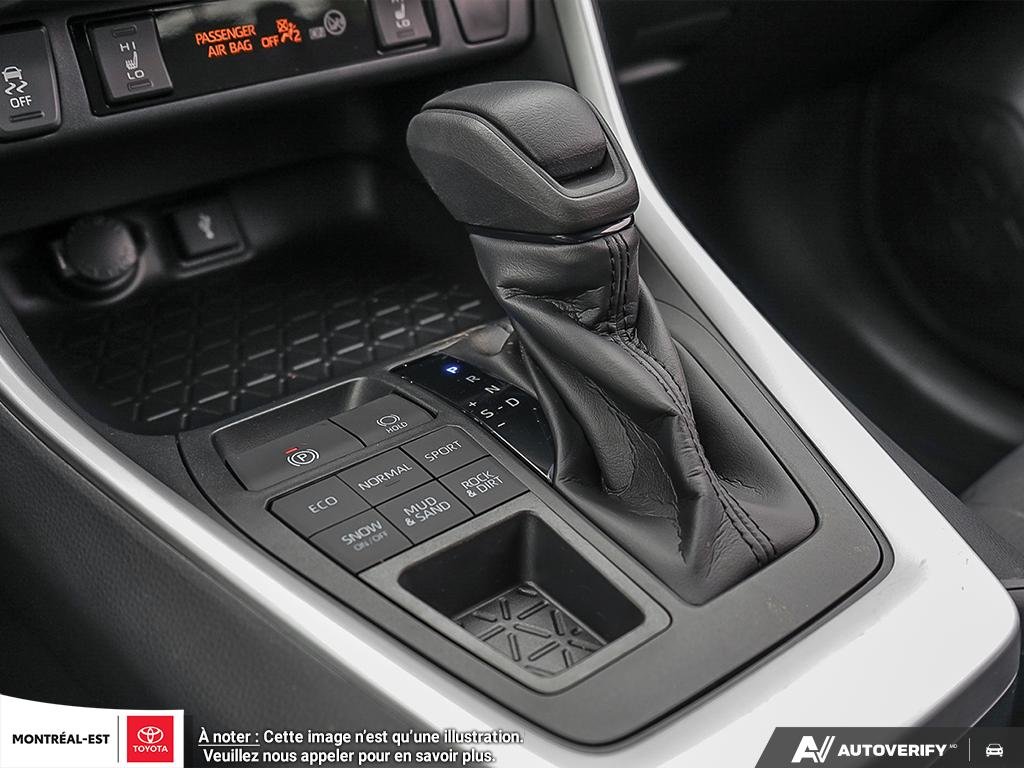 2025 Toyota RAV4 XLE in Charlemagne, Quebec - 13 - w1024h768px