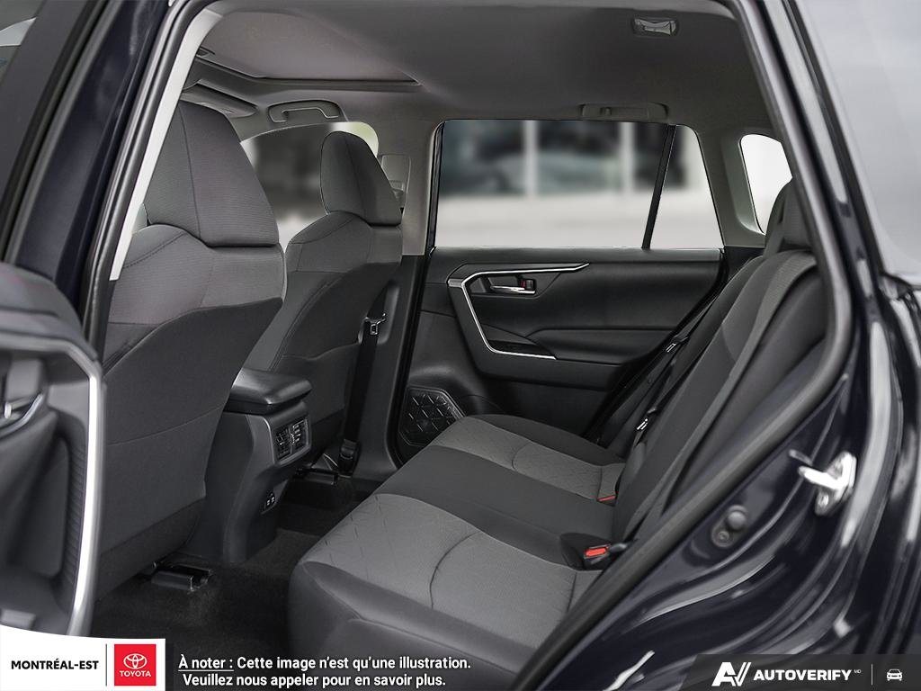 2025 Toyota RAV4 XLE in Charlemagne, Quebec - 17 - w1024h768px